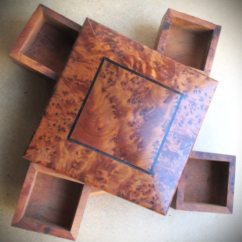 MArokkans Sieradenbox Thuya Wortelnoten hout~Juwelenbox, Sieraden, Tassen en Uiterlijk, Ophalen of Verzenden, Zo goed als nieuw