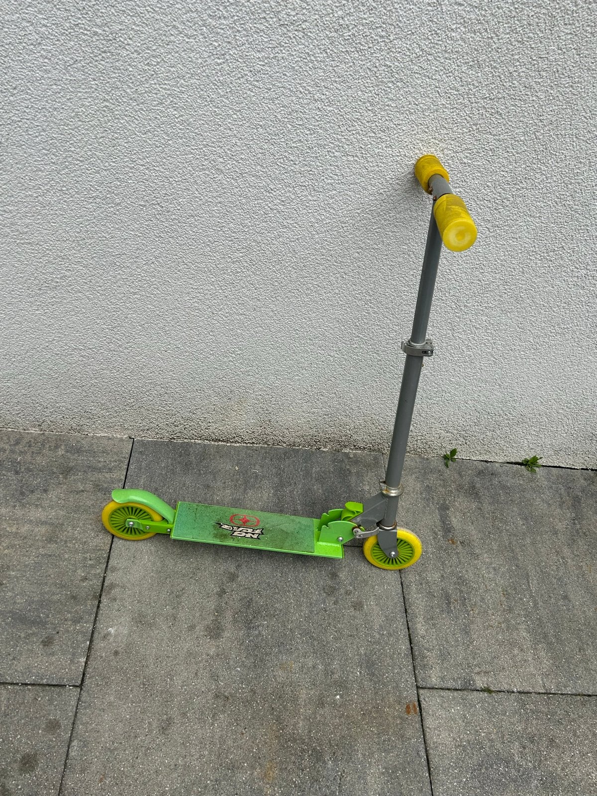 Groene step met gele wielen, Ophalen of Verzenden, Gebruikt, Gewone step