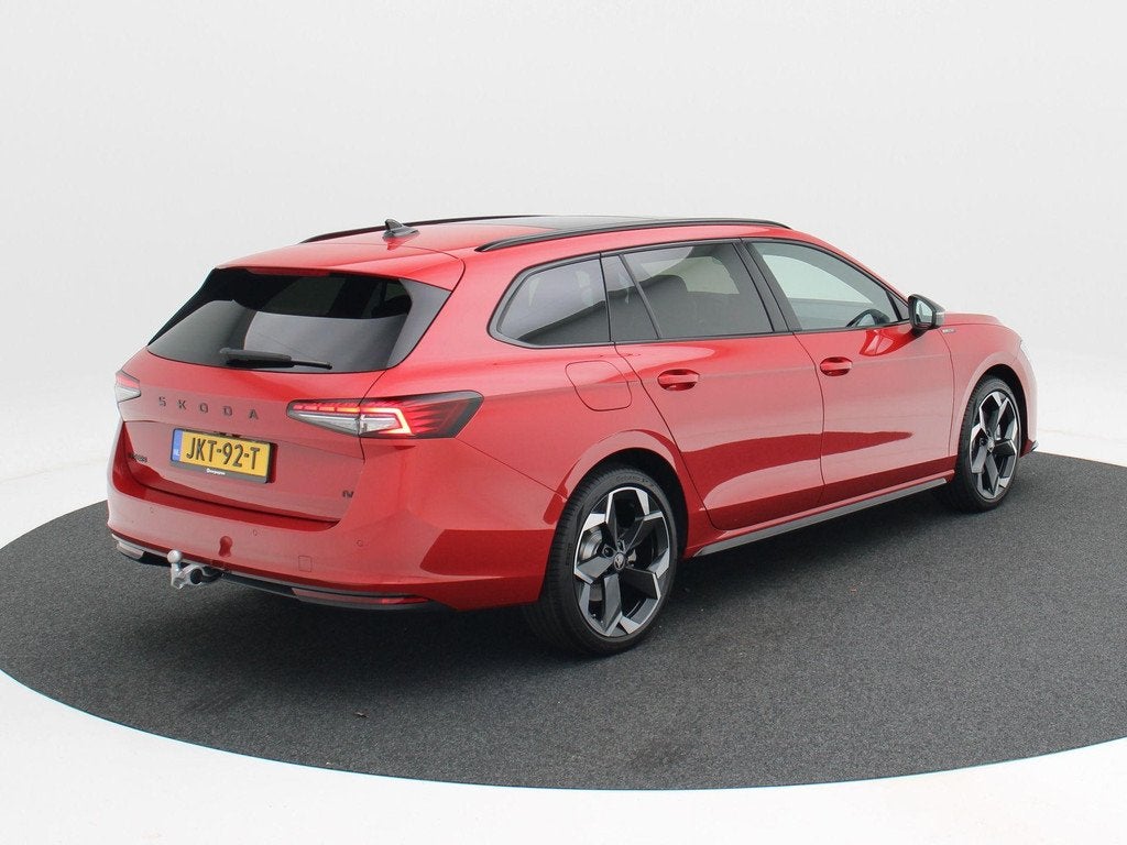 Skoda Superb Combi 1.5 TSi 204 Pk PHEV Sportline Business |, Auto's, Euro 6, 4 cilinders, 250 km/l, 26 kWh
