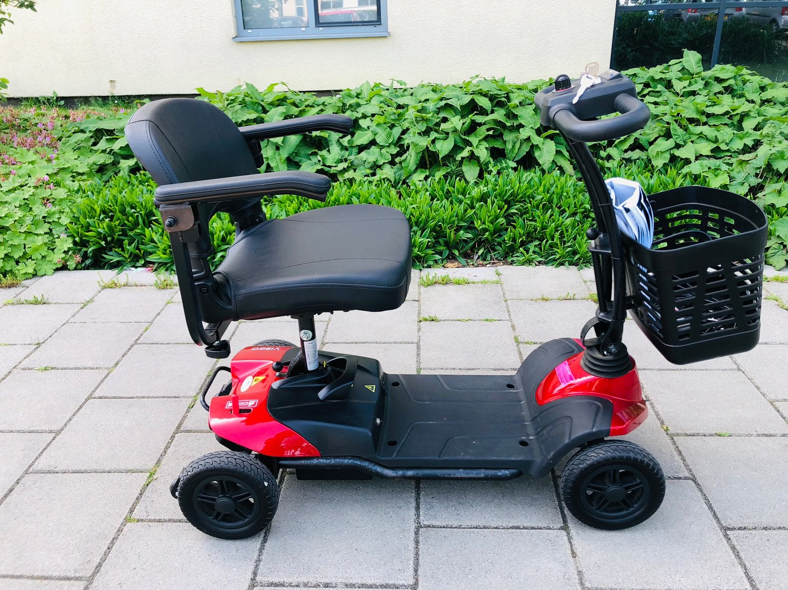 Vrij nieuwe opvouwbare inklapbare scootmobiel 4wiel, Ophalen of Verzenden, Zo goed als nieuw