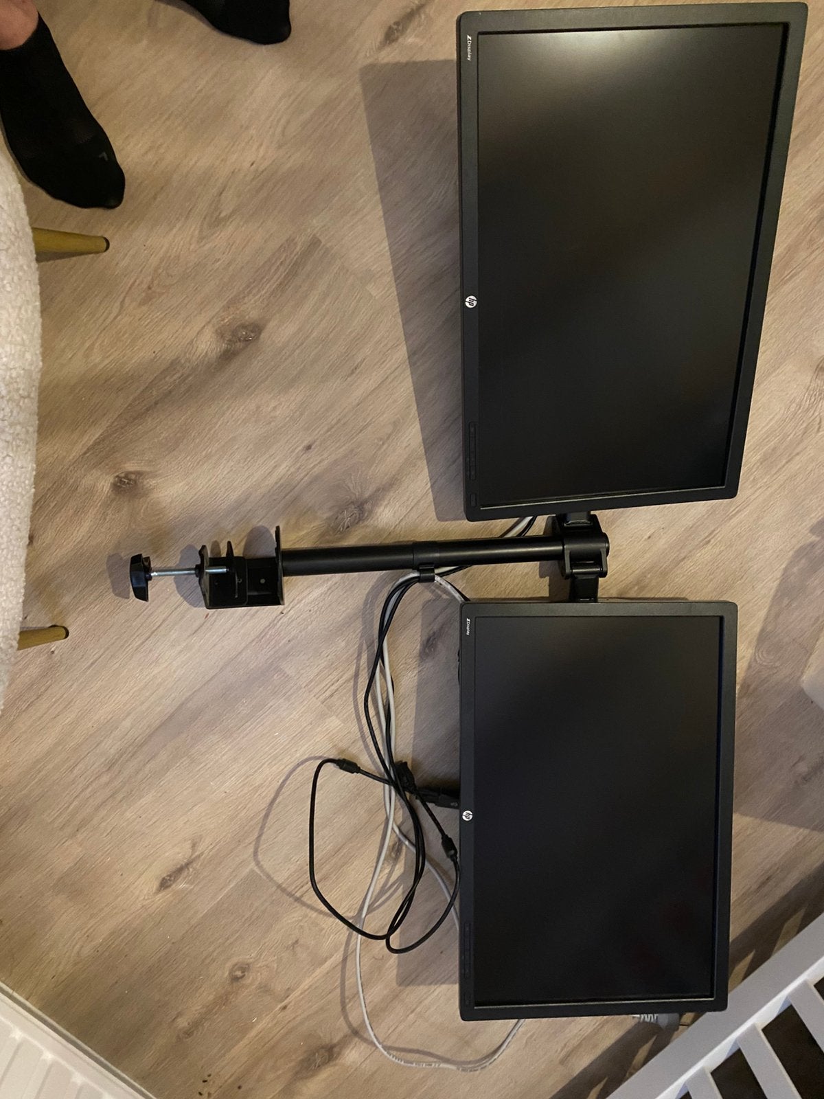 2x HP Z24i monitoren met bureauklem beugel, Computers en Software, Monitoren, Gebruikt, 60 Hz of minder, In hoogte verstelbaar