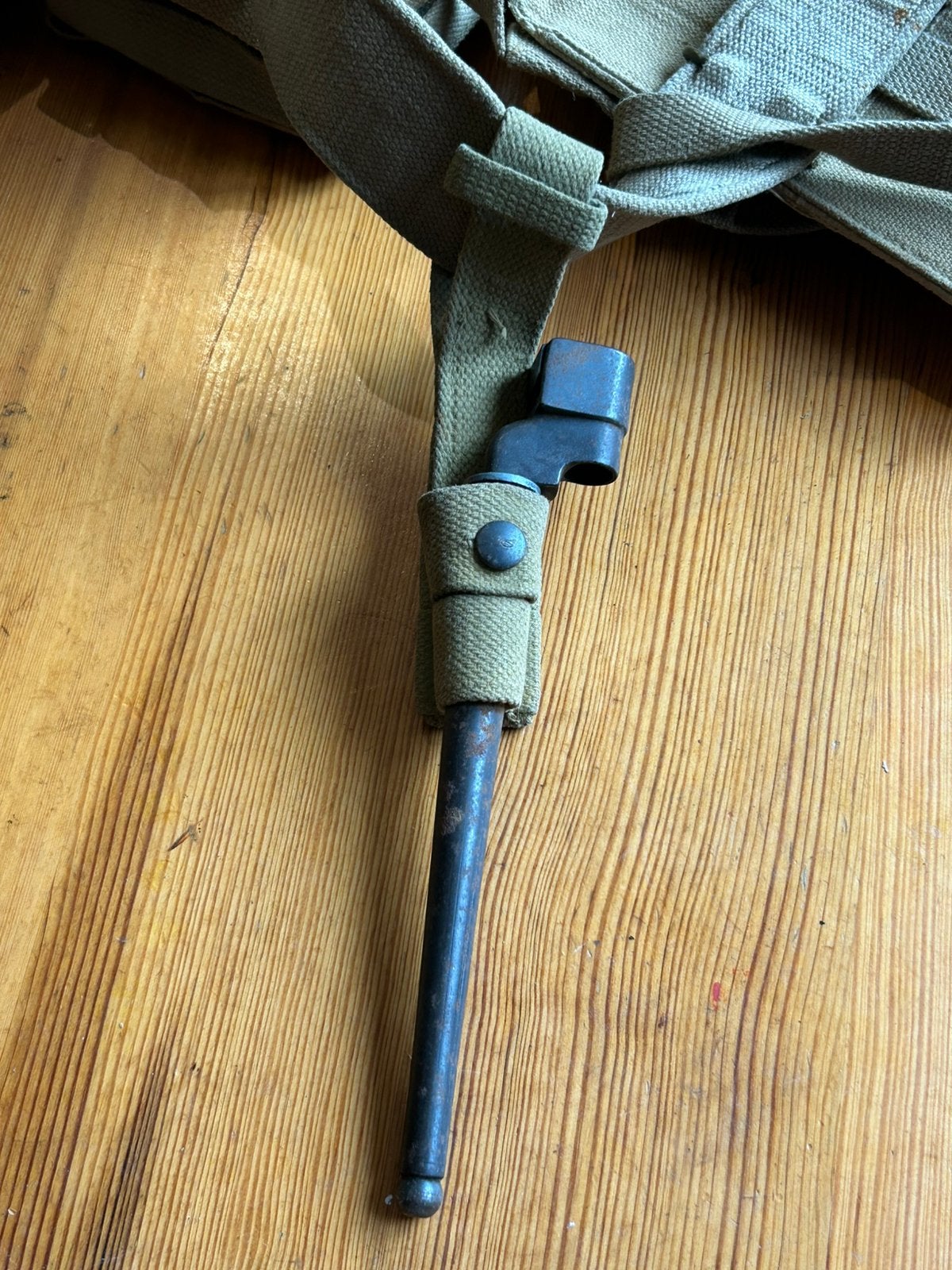Britse Pattern 37 Webbing Frog met Spike Bajonet No. 4 MK II, Verzenden, Landmacht, Engeland, Mes of Dolk