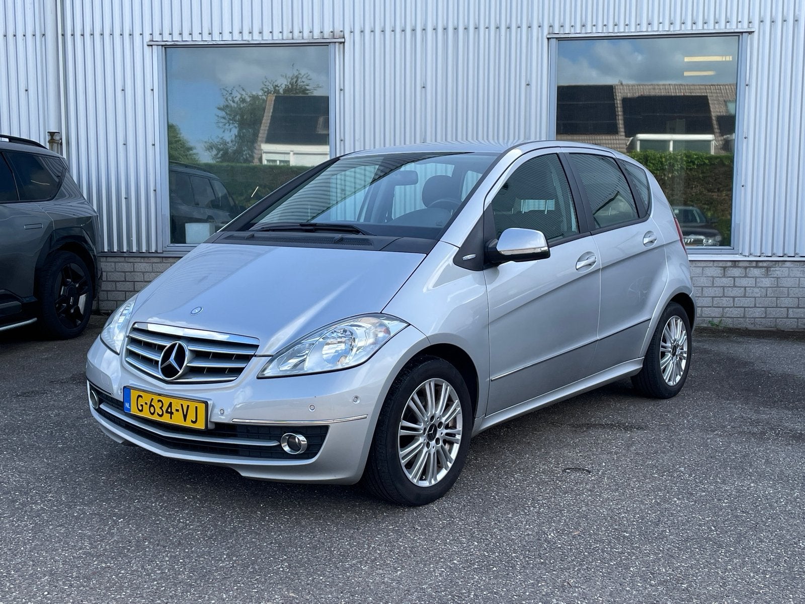 Mercedes-Benz A160 2011 Zilvergrijs, Auto's, Mercedes-Benz, Voorwielaandrijving, Zwart, Leder en Stof, 49 €/maand