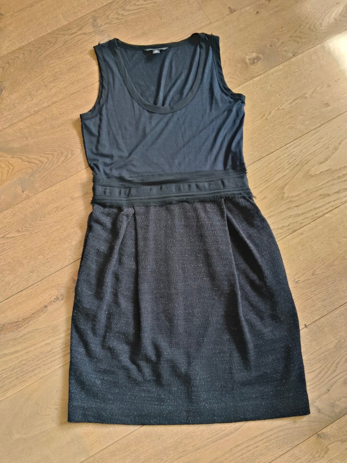 Banana Republic fitted dress 4P, Zwart, Ophalen of Verzenden, Zo goed als nieuw, Maat 34 (XS) of kleiner