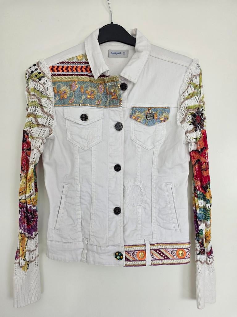 Desigual spijkerjasje wit met kleuren maat 38, Ophalen of Verzenden