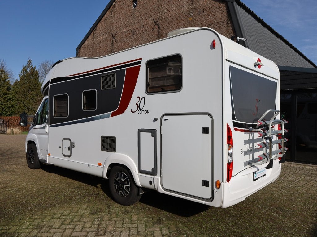 Bürstner Ixeo IT 710 G dwarsbed + hefbed, Niet ingevuld, Ringverwarming, Koelkast, 6 tot 7 meter