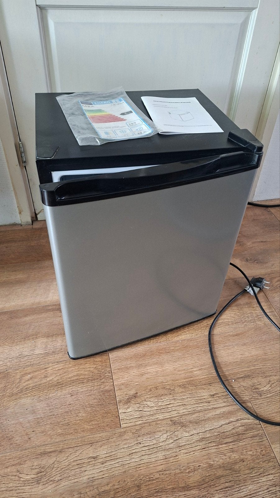 Compacte minibar koelkast - Model CR-40A, Witgoed en Apparatuur, Koelkasten en IJskasten, Ophalen, Minder dan 75 liter, Zonder vriesvak