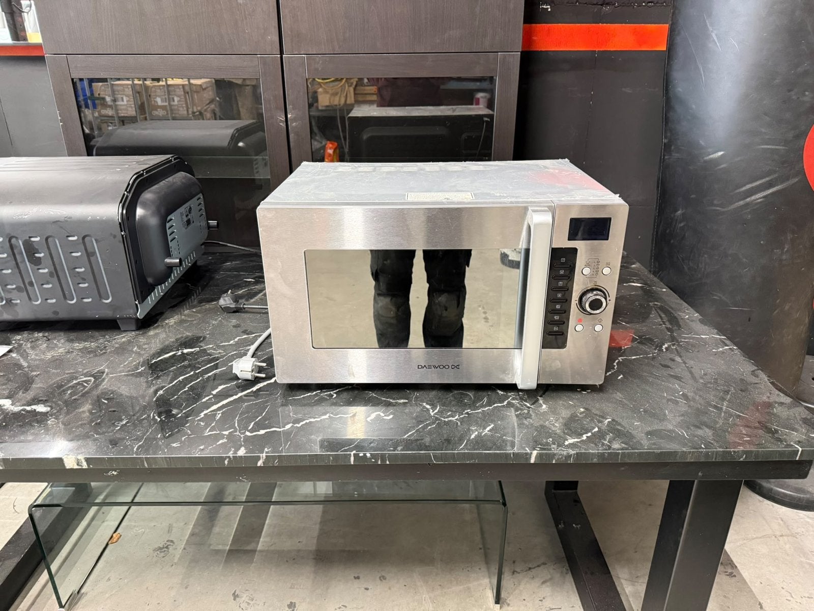 Daewoo Combimagnetron - Zilverkleurig en Compact, Witgoed en Apparatuur, Combimagnetron, Gebruikt, Minder dan 45 cm, Grill