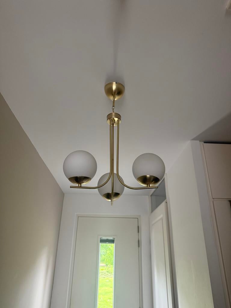 Moderne gouden plafondlamp met 3 glazen bollen, Ophalen of Verzenden, Zo goed als nieuw, Glas, Minder dan 50 cm
