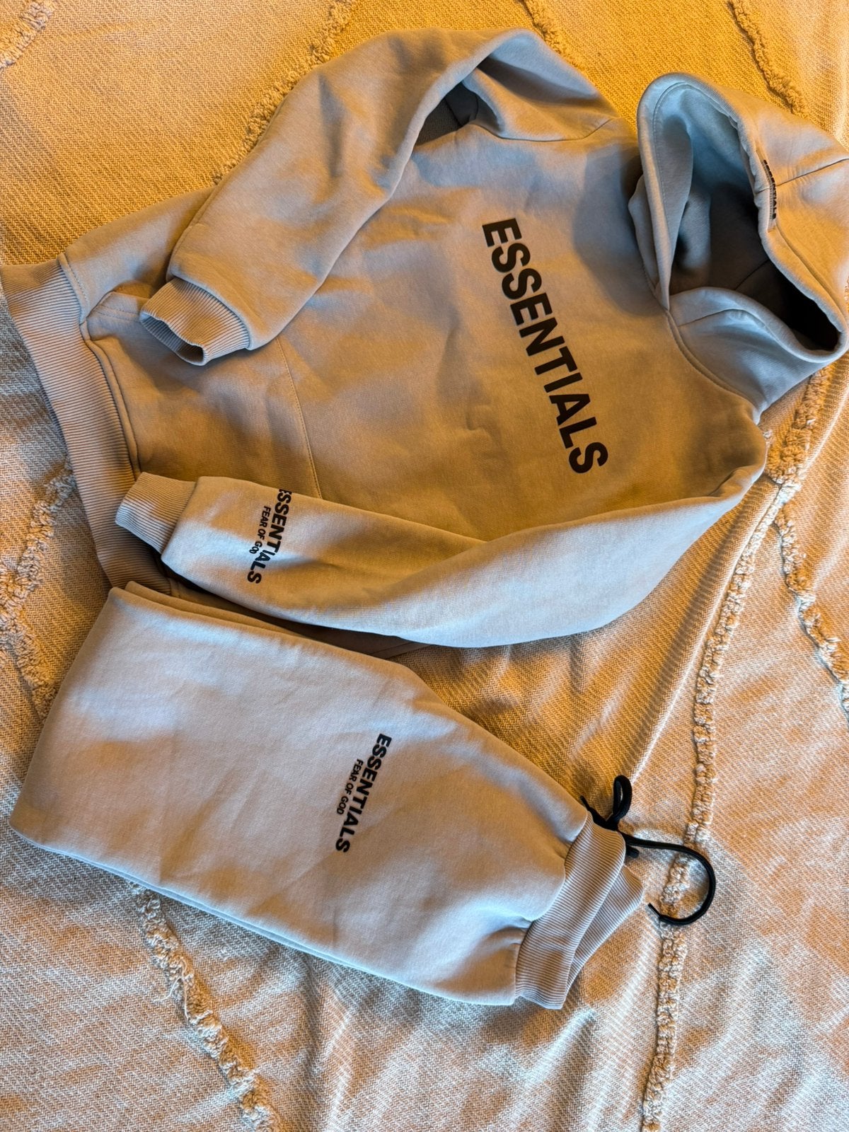 Nieuw joggingpak hoodie grijs 170-176, Kleding | Dames, Ophalen, Zo goed als nieuw, Maat 34 (XS) of kleiner, Grijs
