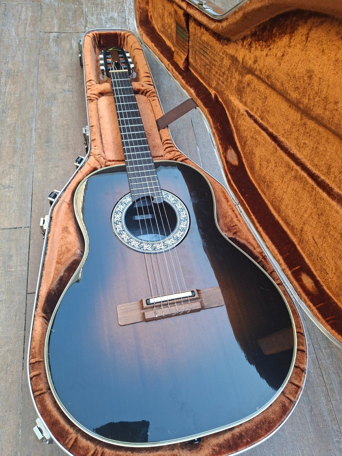 Ovation 1616 USA 1982 + case, Muziek en Instrumenten, Ophalen, Gebruikt, Overige typen, Met (piezo-)element