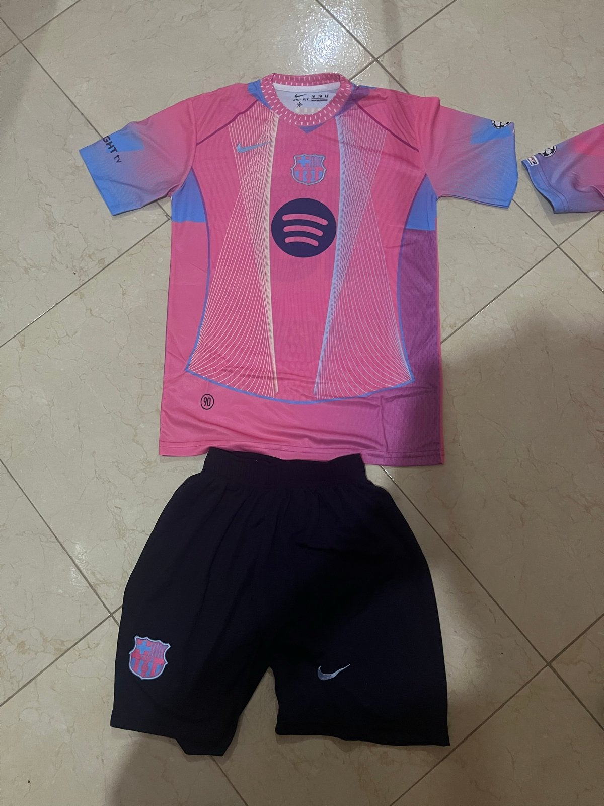 FC Barcelona Lamine Yamal 10 - Roze/Blauw - maat 154/160, Maat XS of kleiner, Ophalen of Verzenden, Nieuw, Set