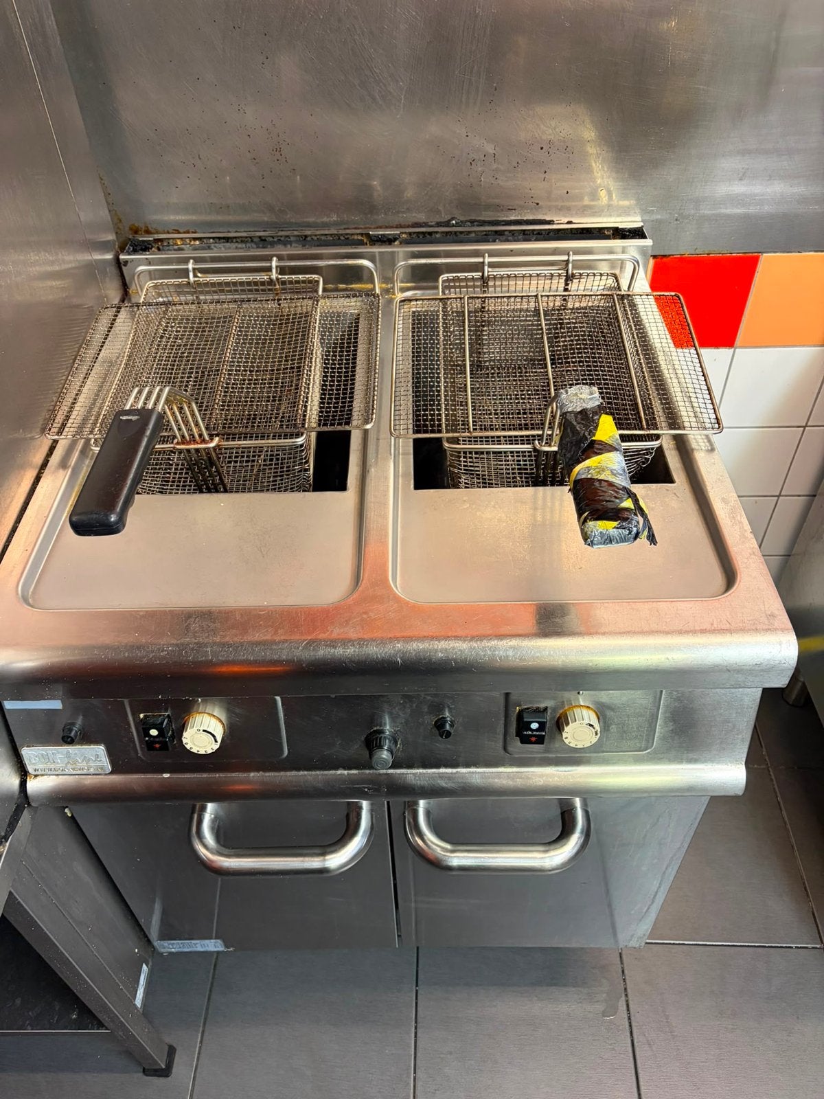 Professionele Gasfriteuse - JZH-RC-2 - 2x 20 Liter, Zakelijke goederen, Horeca | Keukenapparatuur, Ophalen, Gebruikt, Fornuis, Frituur en Grillen
