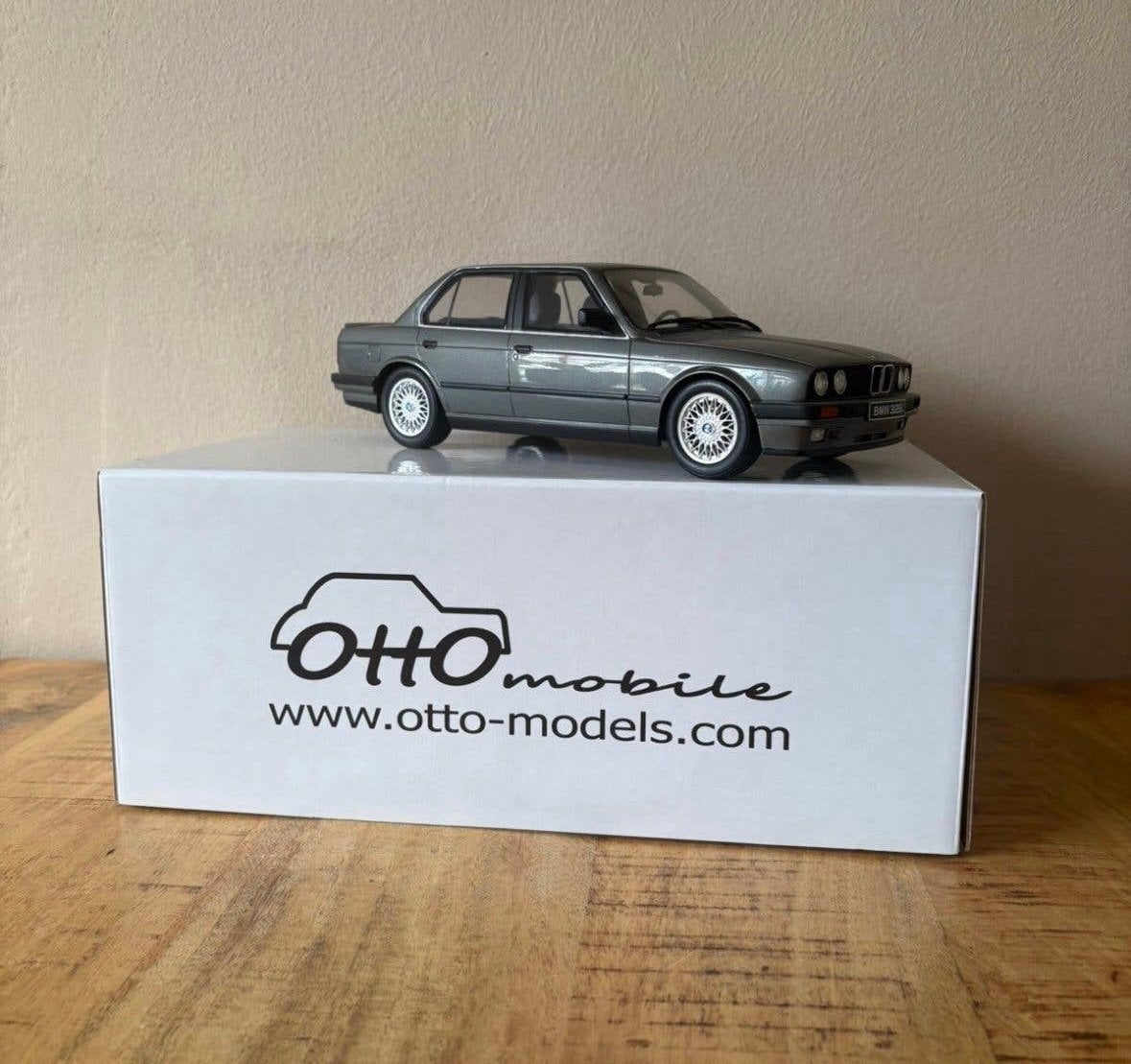 BMW 325i E30 1:18, Ophalen of Verzenden, Zo goed als nieuw, Auto, OttOMobile