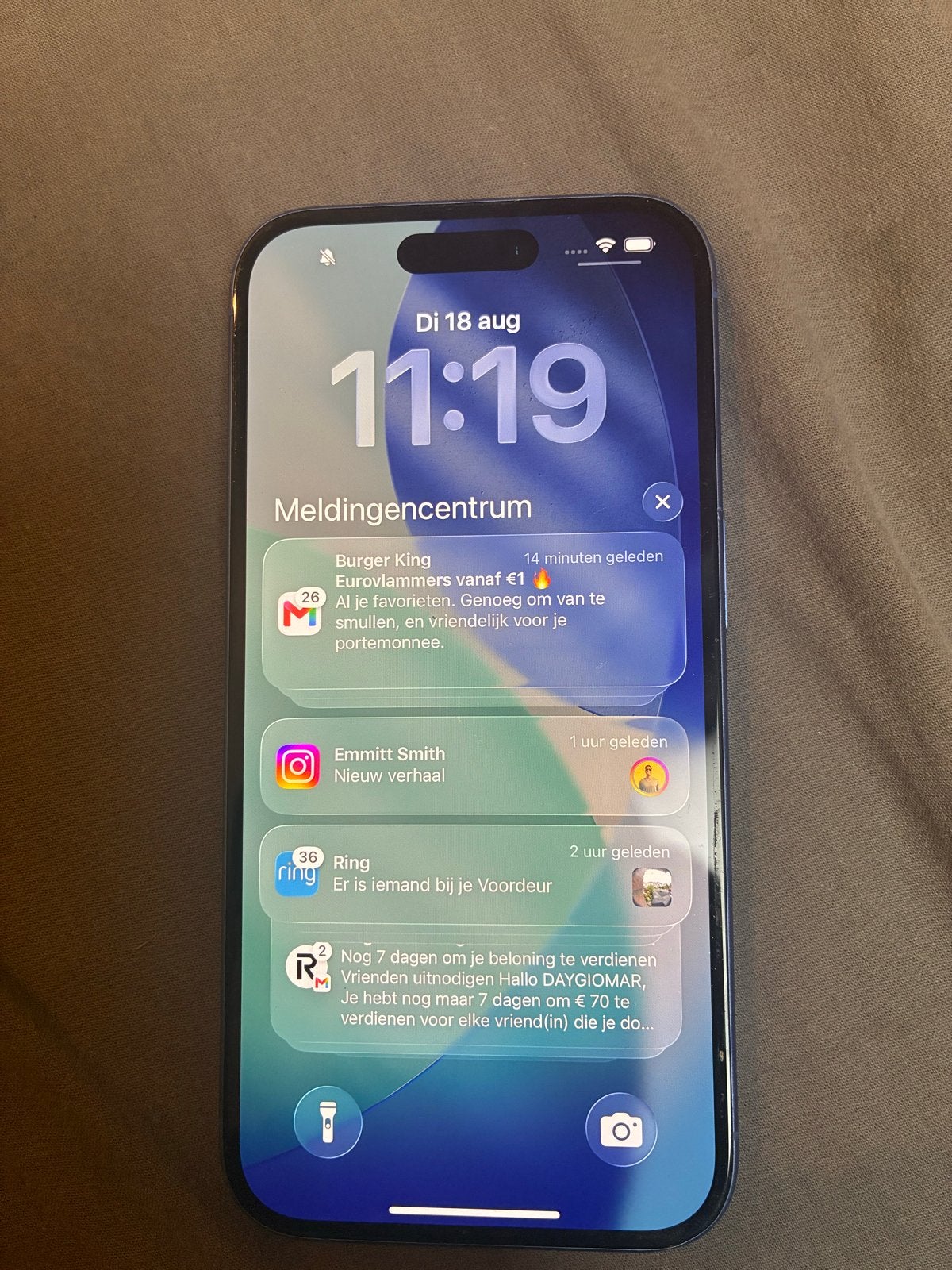iPhone 16 128GB Blauw - Achterkant gebarsten, Telecommunicatie, 92 %, Blauw, IPhone 16, Ophalen of Verzenden