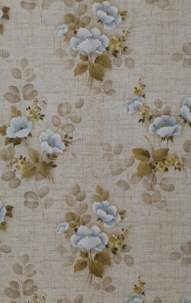 13672 Vintage jutelook behang met blauwe bloemen swiet, Verzenden, Minder dan 10 m², Beige