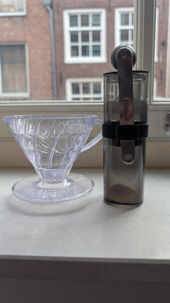 Hario V60 en handmatige koffiemolen (met gratis V60), Ophalen of Verzenden