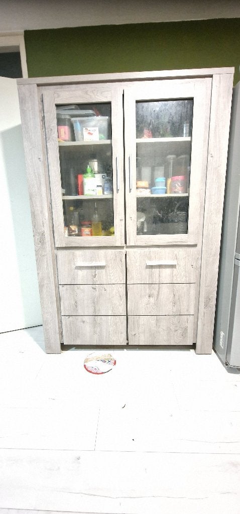 Grey Oak High Display Cabinet (Bergkast / Vitrinekast), Met deur(en), Ophalen of Verzenden, Zo goed als nieuw, Side storage