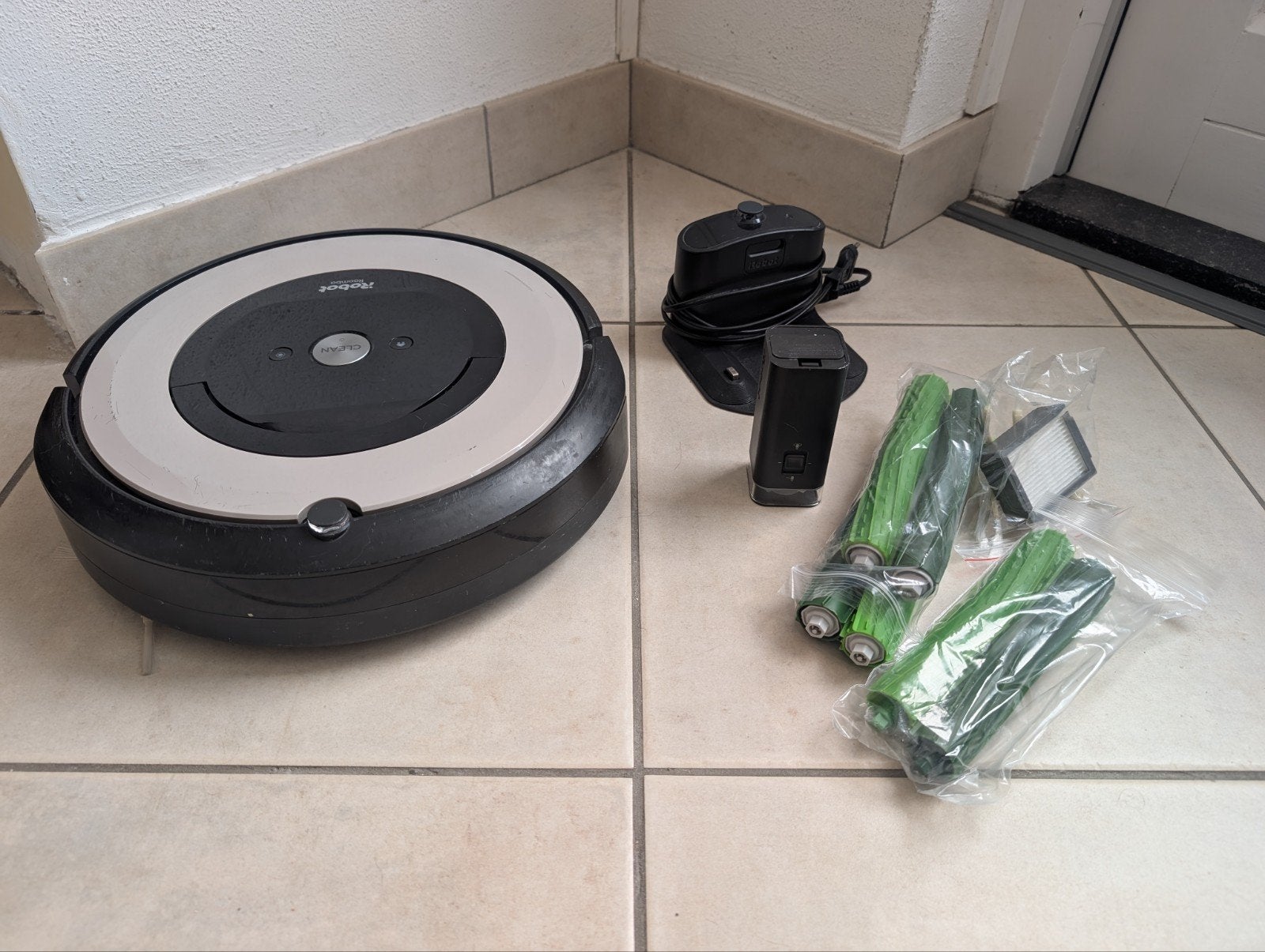 iRobot Roomba E5, Ophalen, IRobot, Zo goed als nieuw, Robotstofzuiger