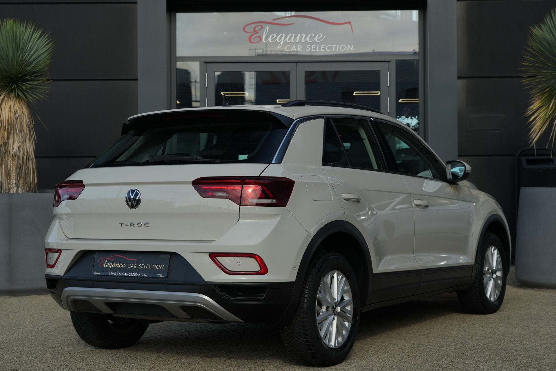 Volkswagen T-Roc 1.0 TSI Life | 110 PK | Apple Carplay | ACC, Voorwielaandrijving, Stof, Gebruikt, Origineel Nederlands