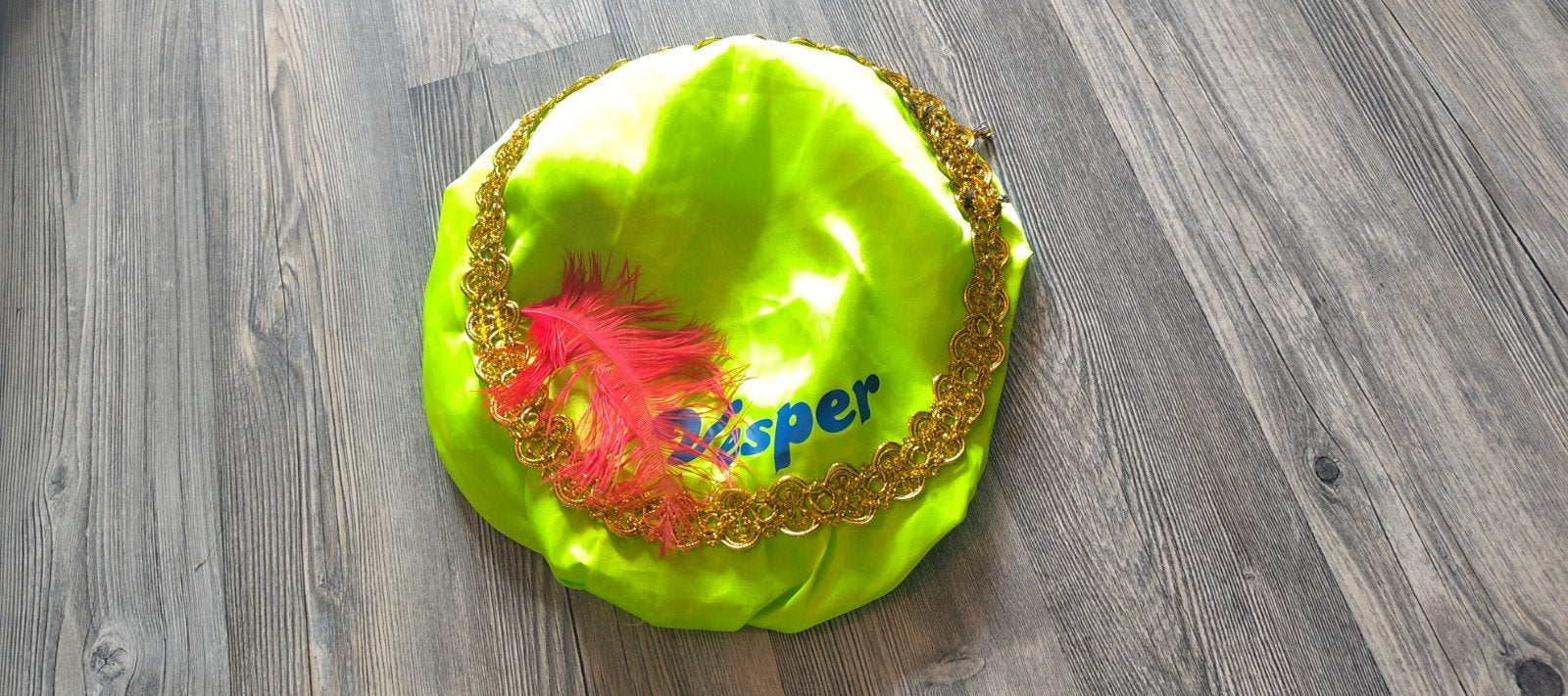 Pietenmuts met de naam Vesper, Ophalen of Verzenden, Zo goed als nieuw, Jongen of Meisje