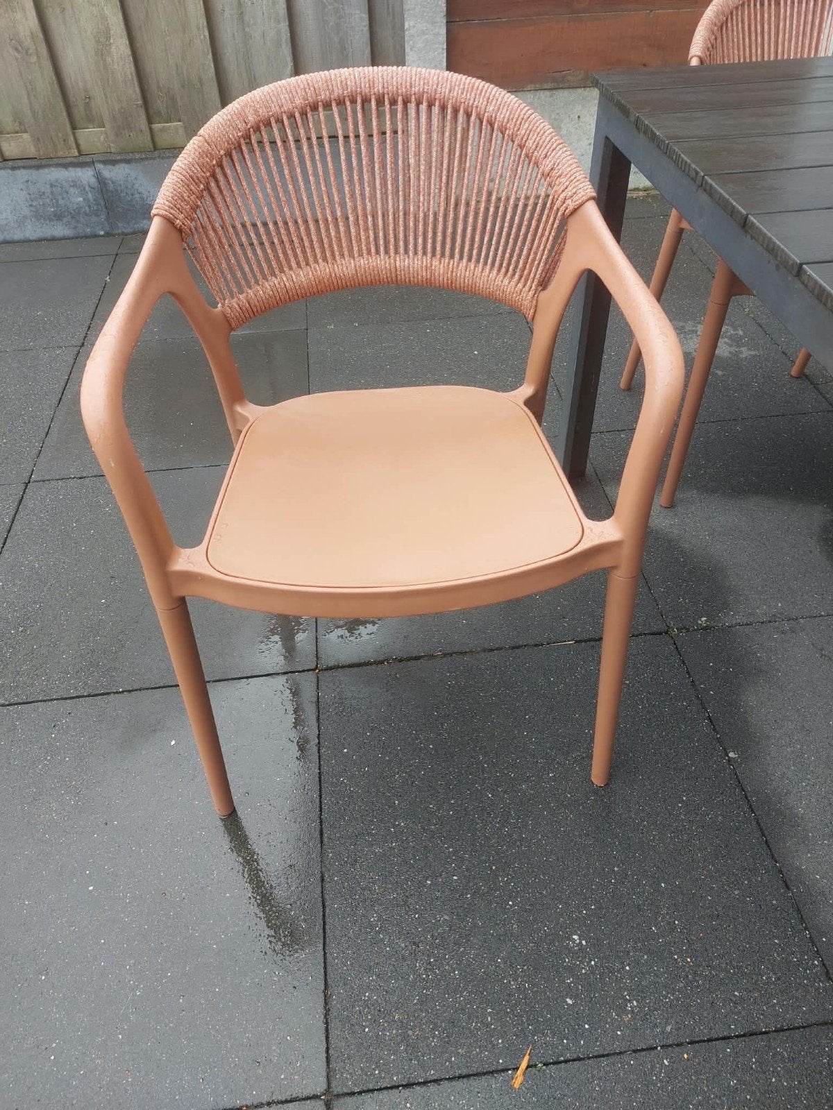 4 terracotta kunststof/geweven touw/,kunststof stoelen x4/, Ophalen, Kunststof