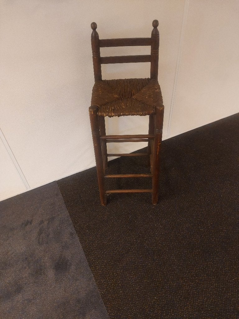 houten barkruk met biezen zitting ( 500670), 1 kruk, Ophalen, Gebruikt, 60 tot 90 cm