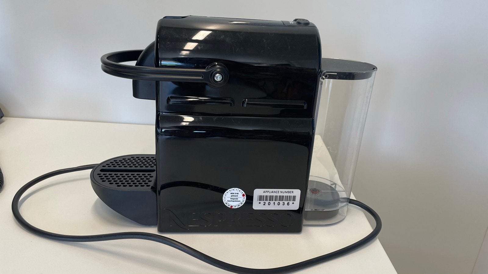 Nespresso Magimix Inissia Koffiecupmachine Zwart, Espresso apparaat, Ophalen of Verzenden, Zo goed als nieuw, 1 kopje