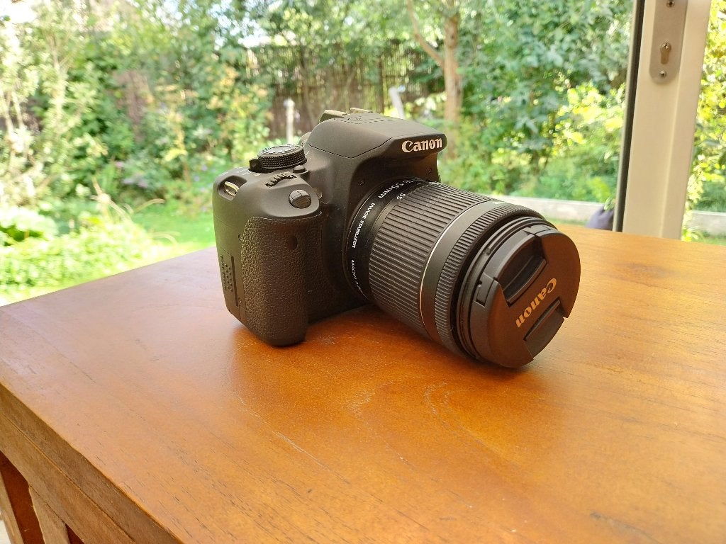 Canon EOS 700D Set + 18-55mm Lens + 3 Accu's & Tas, Audio, Tv en Foto, Fotocamera's Digitaal, Ophalen, Geheugenkaart, Spiegelreflex