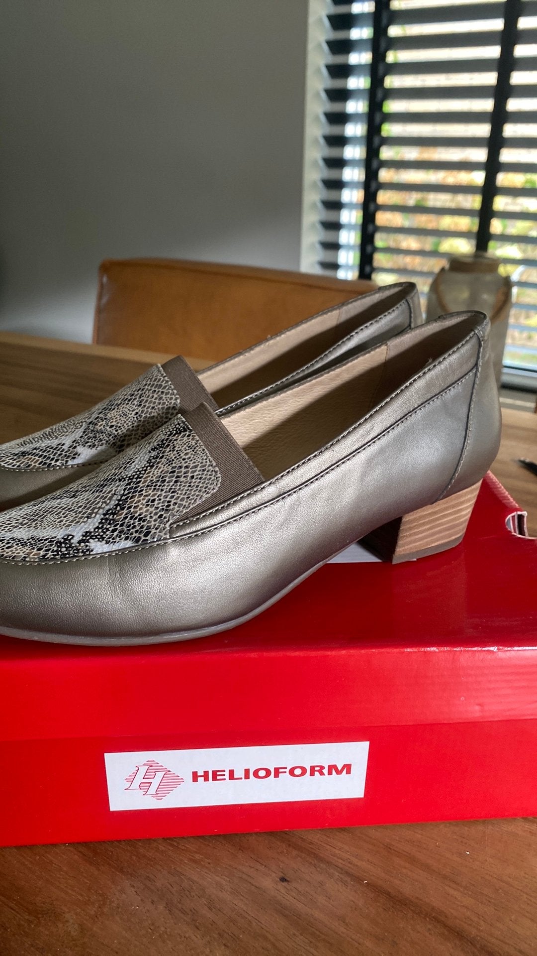 Heliform damesschoenen maat 39, Kleding | Dames, Schoenen, Overige kleuren, Instappers, Nieuw, Ophalen of Verzenden