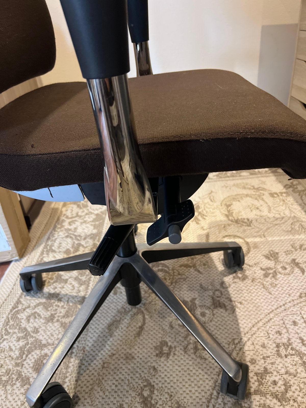 Foto 3 van Comfortabele Bureaustoel - Ergonomisch en Verstelbaar