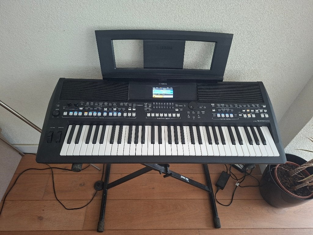 Yamaha keyboard psr SX600, Muziek en Instrumenten, Keyboards, Ophalen, 61 toetsen, Yamaha, Zo goed als nieuw