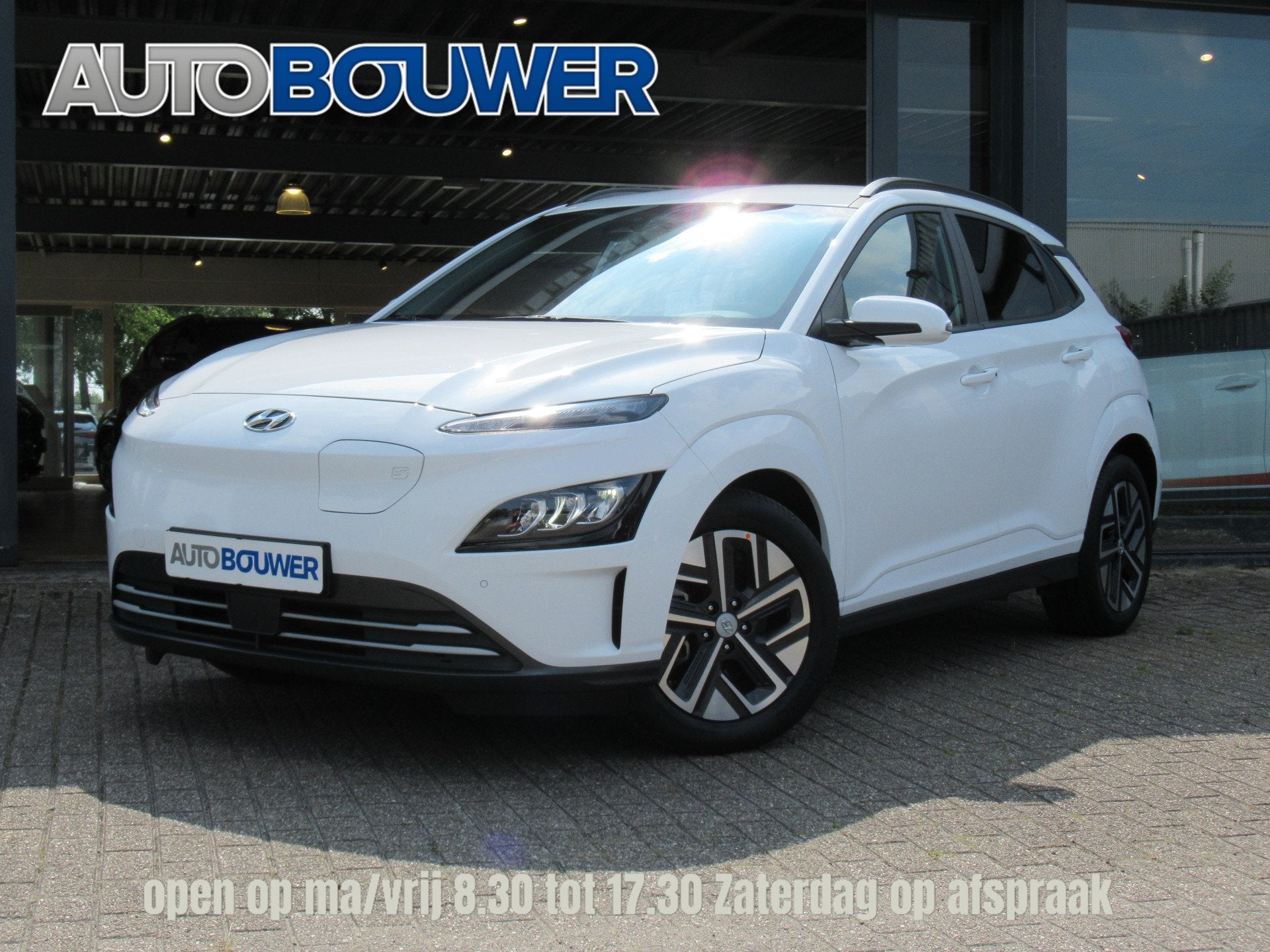 Hyundai KONA EV Premium 64 kWh 3 fase | Warmtepomp | DEC -20, Dealer onderhouden, Gebruikt, Zwart, Adaptive Cruise Control