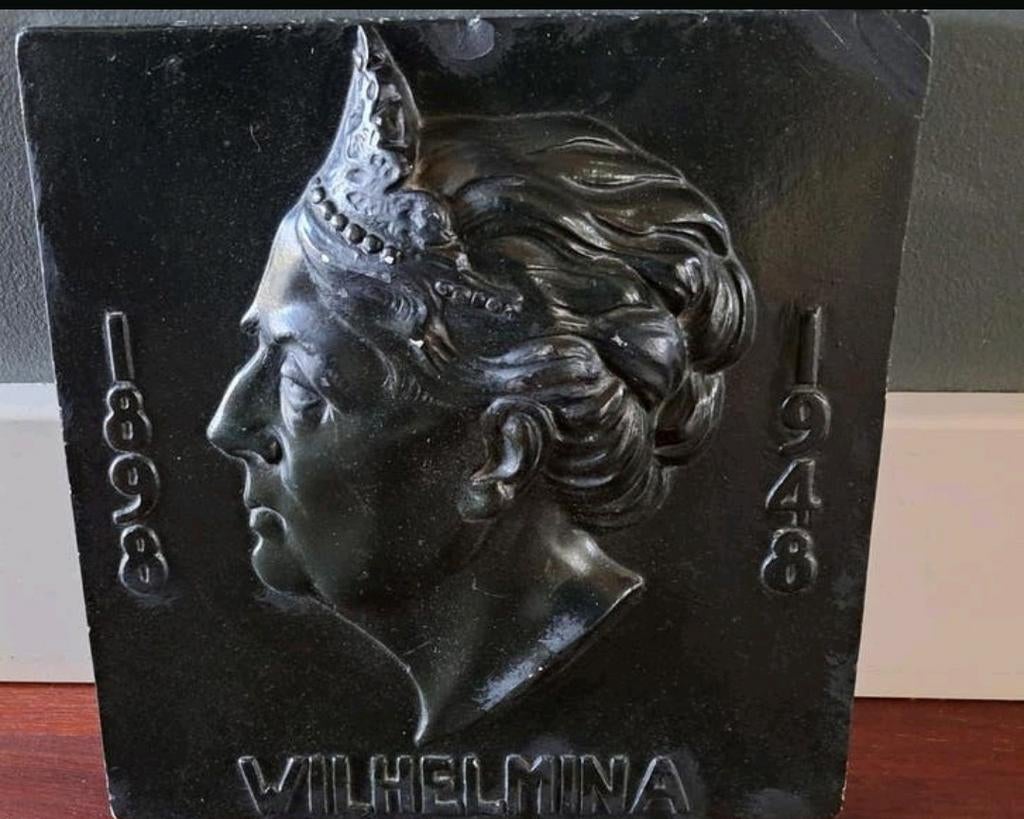 Wilhelmina wandplaquette 1898-1948, antiek, Ophalen of Verzenden