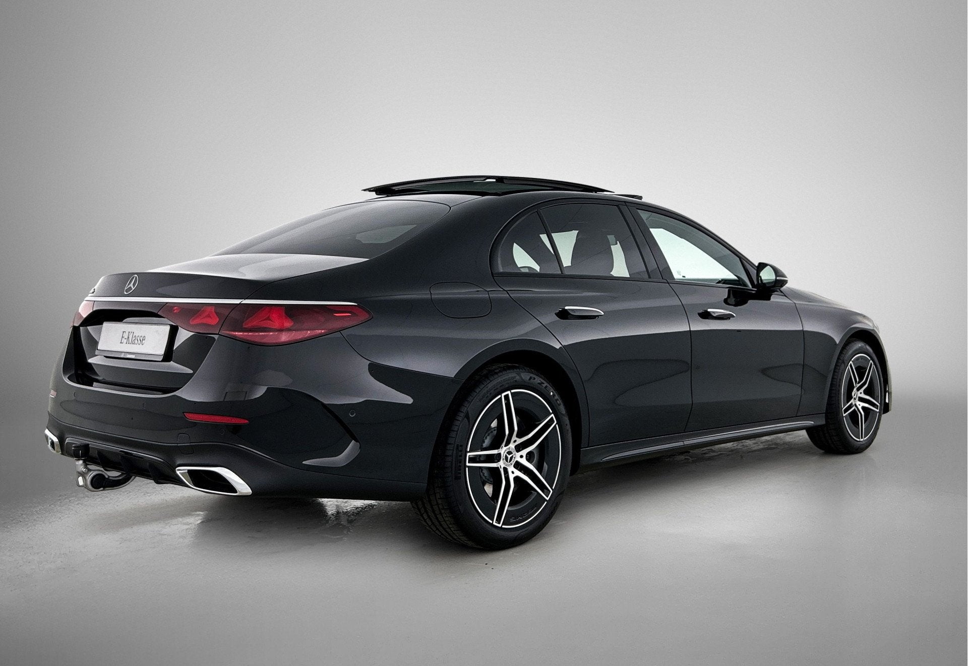 Mercedes-Benz E-Klasse 300 e Business Solution AMG | Comfort, Auto's, Automaat, Achterwielaandrijving, Stoelverwarming, Zwart