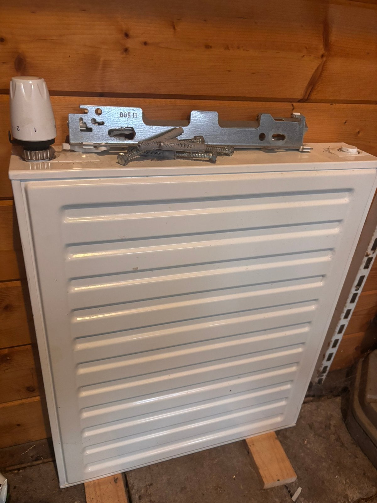 Radiator 60 cm breed en 50 cm hoog wit, met ophang beugels, Ophalen, 30 tot 80 cm, Radiator, Minder dan 60 cm