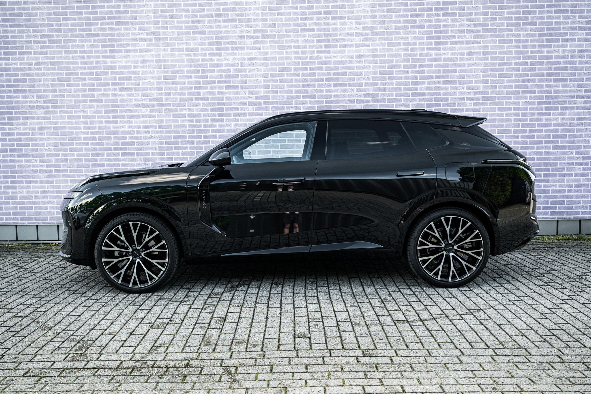 Lynk & Co 08 Plug-in Hybrid 1.5 More | BLACK EDITION | 22" W, Auto's, 4 cilinders, 2087 kg, Zwart, Bedrijf