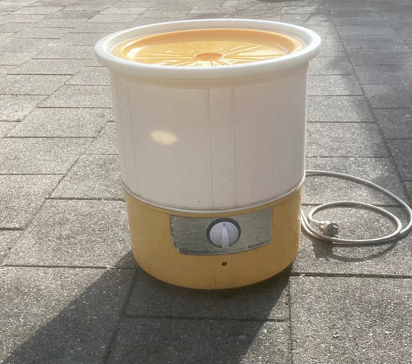 Te koop; camping wasmachine 220 Volt, Ophalen, Minder dan 85 cm, Minder dan 4 kg, Bovenlader