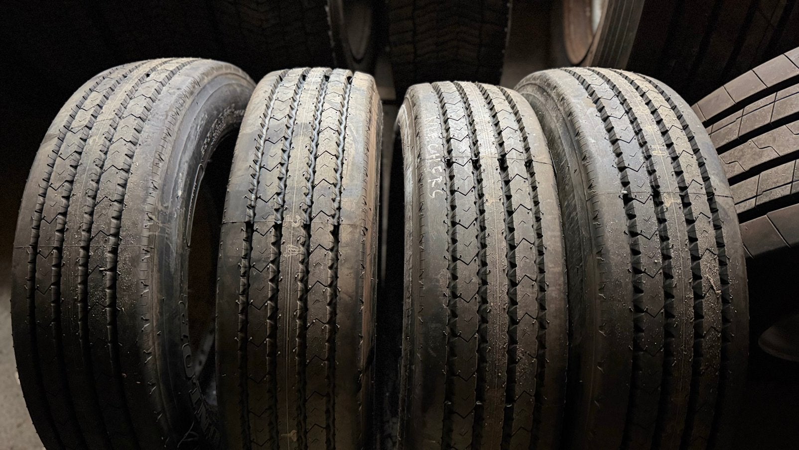 255/70/22,5 Dunlop. Set nieuwe banden, 255 mm, Vrachtwagen, Nieuw, Overige maten