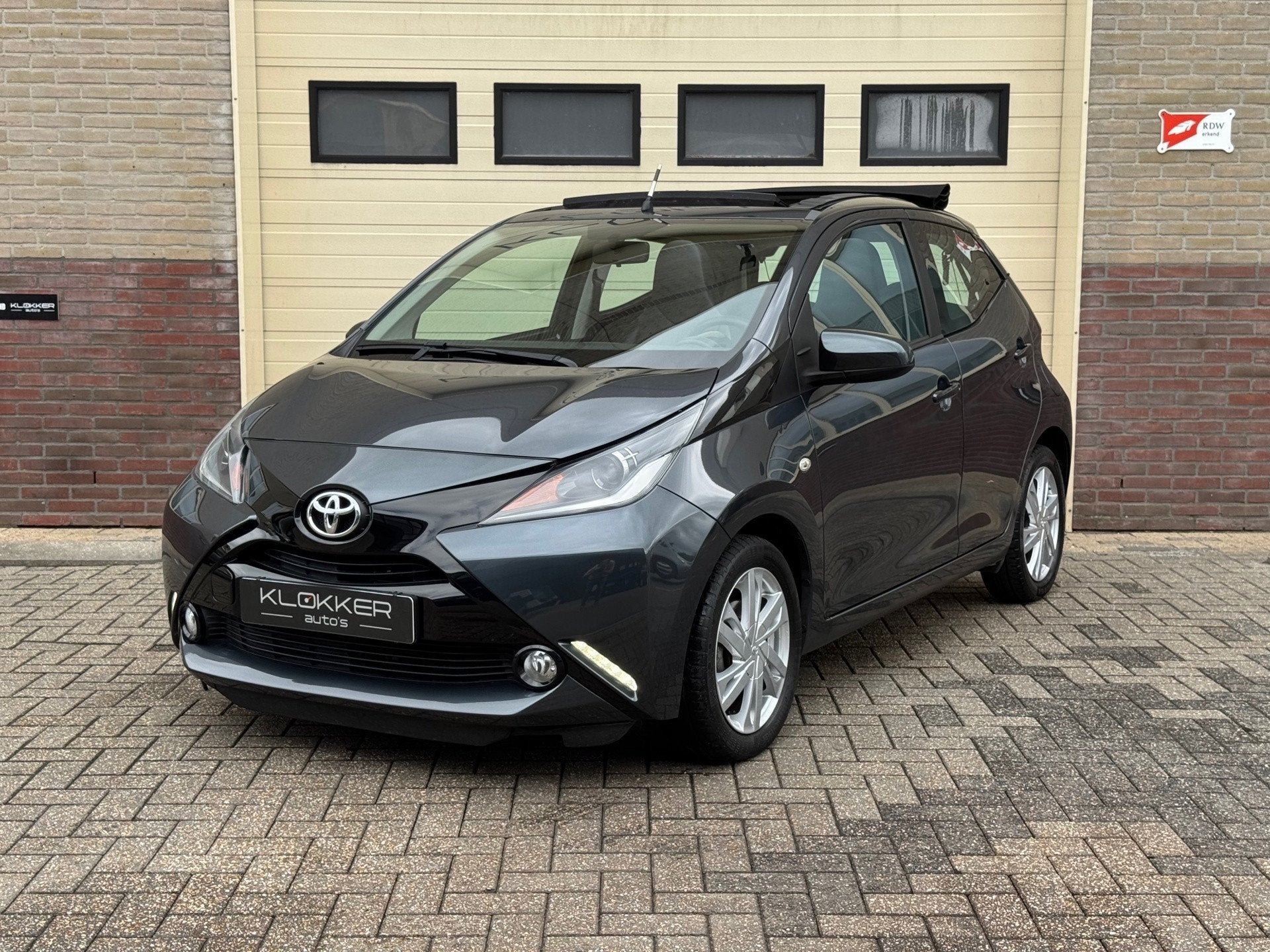 Toyota Aygo 1.0 VVT-i x-wave Orig NL|1E EIG|Dealer O.H.|Airc, Auto's, Voorwielaandrijving, Dealer onderhouden, Gebruikt, 4 stoelen