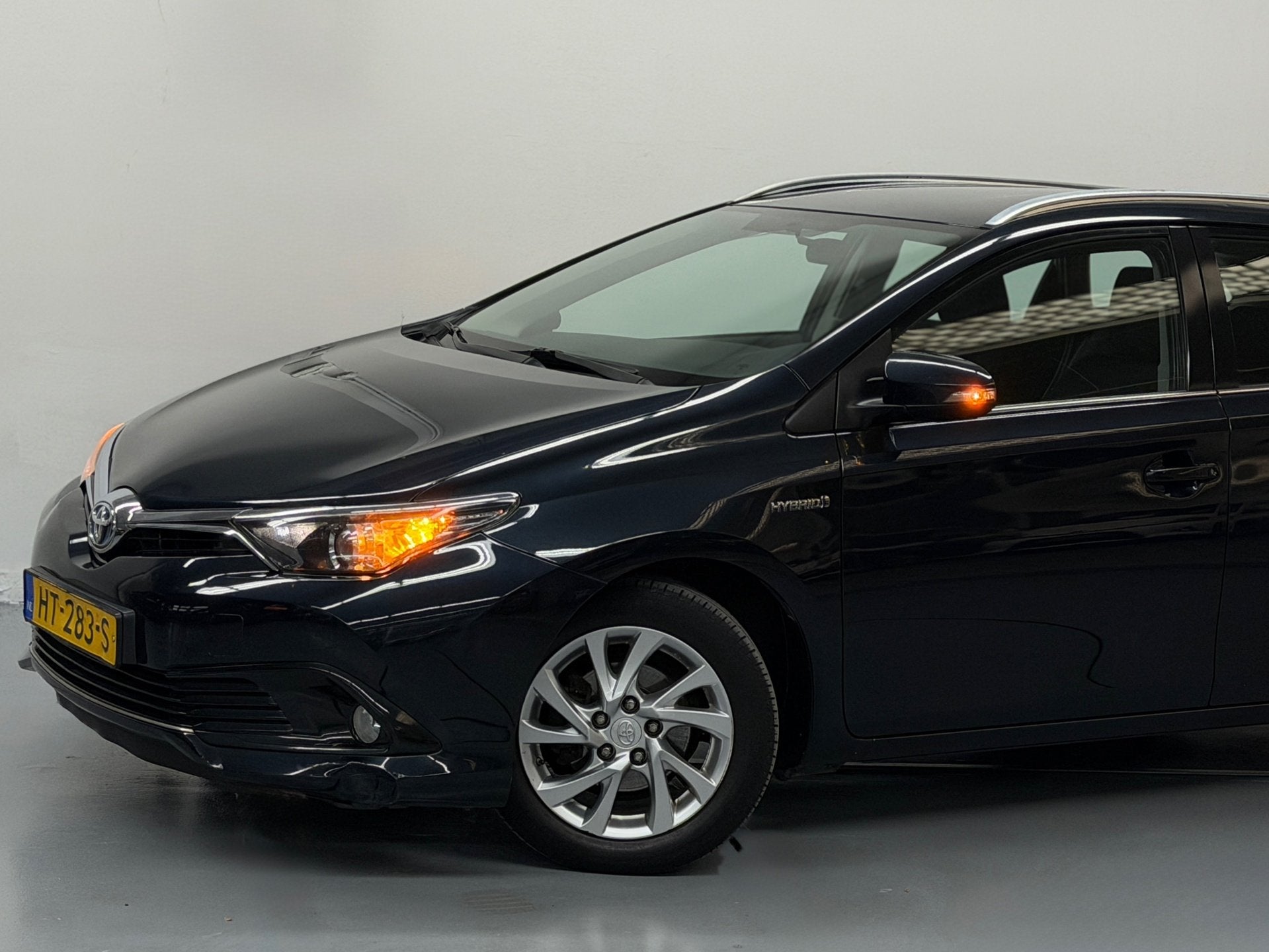 Toyota Auris Touring Sports 1.8 Hybrid Aspiration Camera Cru, Dealer onderhouden, Gebruikt, Origineel Nederlands, Verwarmde buitenspiegels