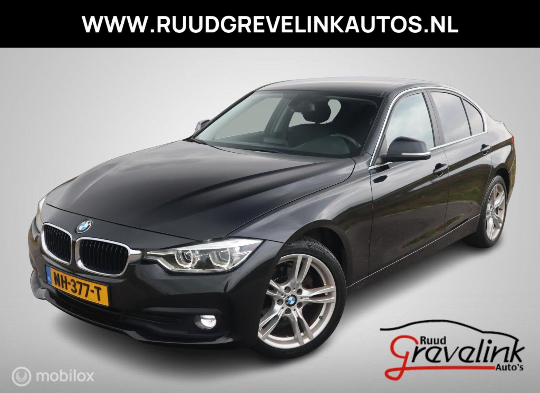 BMW 3-serie 318i Executive LED|18" LMV| CarPlay|LED|Navi|Don, Auto's, Zwart, Origineel Nederlands, Handgeschakeld, 3 cilinders