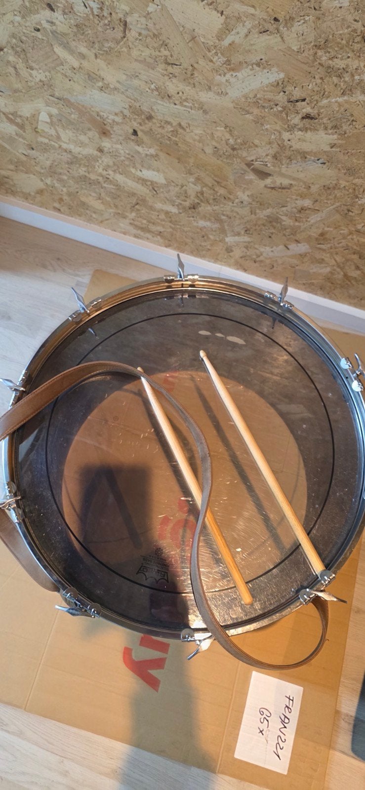 WK DRUM! inclusief draagriemen en drumstokken., Ophalen of Verzenden, Gebruikt