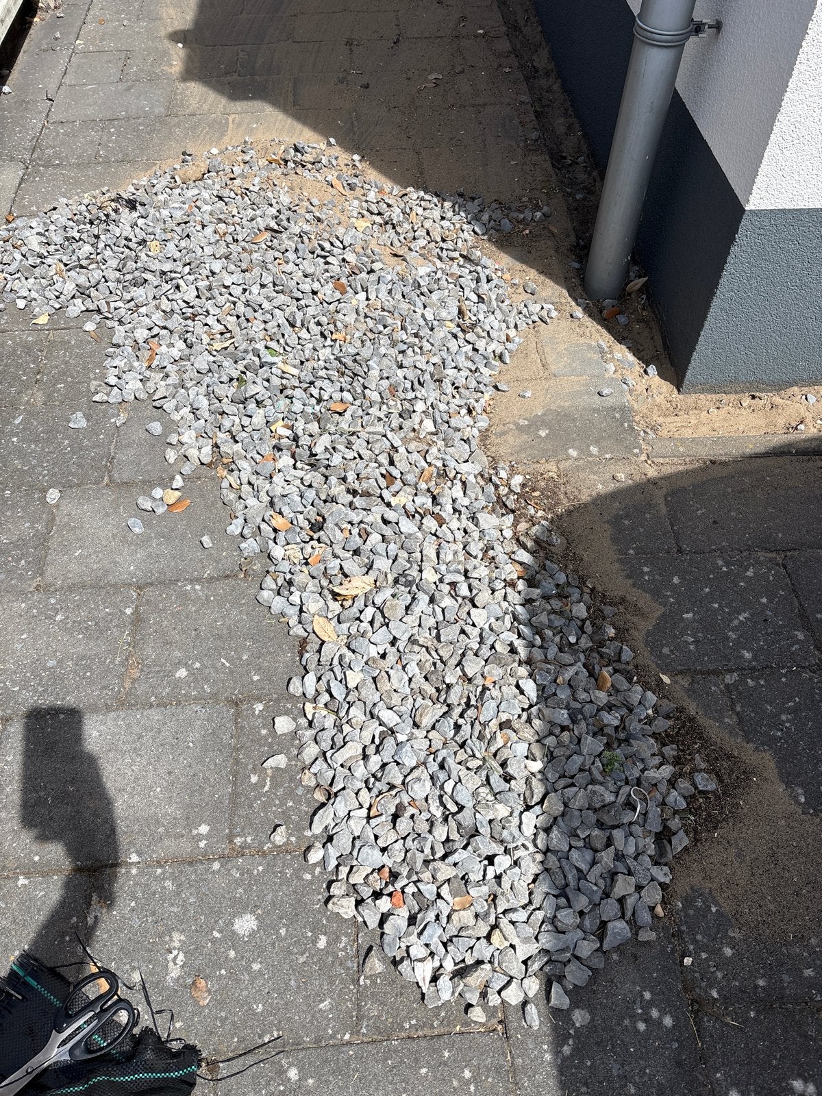Gratis! Grijs split voor tuin of oprit, Tuin en Terras, Grind, Keien en Split, Ophalen, Gebruikt, Split, Basalt