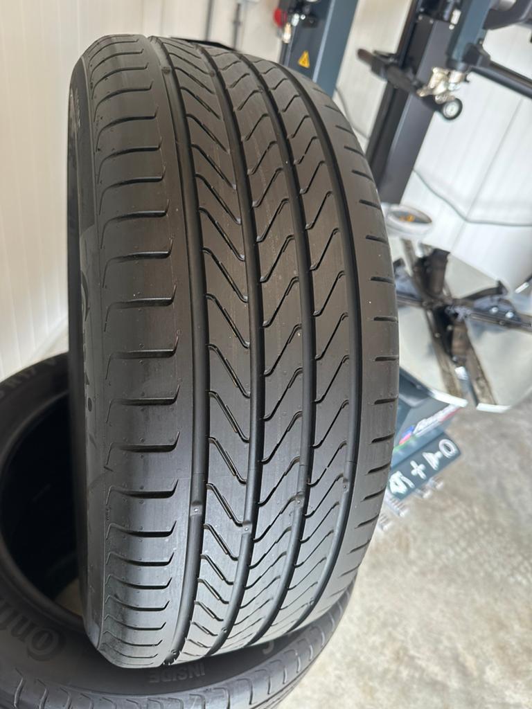 4 Stuks Continental 215 50 17 Zomerbanden Inclusief Montage, Auto-onderdelen, Banden en Velgen, 215 mm, Ophalen of Verzenden, PremiumContact C
