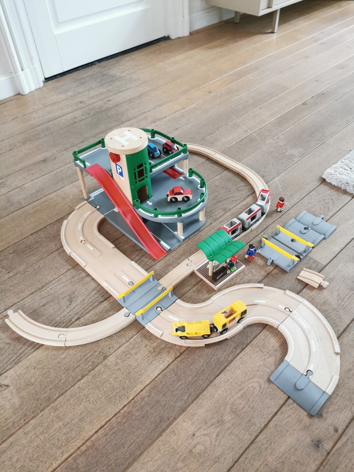 Brio garage + rail and road travel set, Ophalen, Zo goed als nieuw, Overige typen