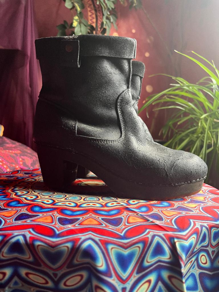Zwart/grijze klomplaarzen van Sanita maat 38/39 nu 79,99€, Kleding | Dames, Schoenen, Zwart, Lage of Enkellaarzen, Ophalen of Verzenden