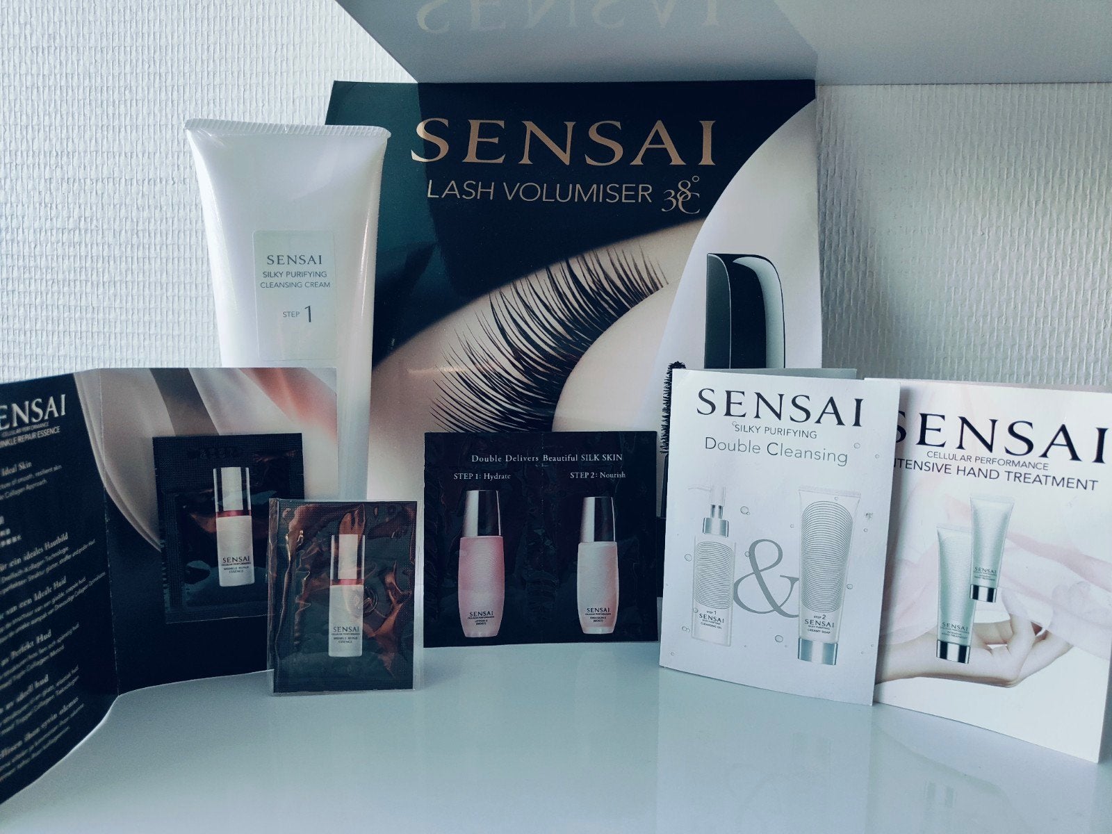 Sensai Silky purifying cleansing crème en samples, Ophalen