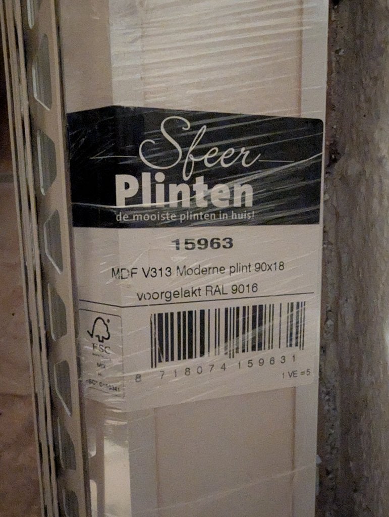 MDF Moderne Plint 90x18 voorgelakt RAL 9016, Ophalen, Nieuw, Mdf, 250 cm of meer