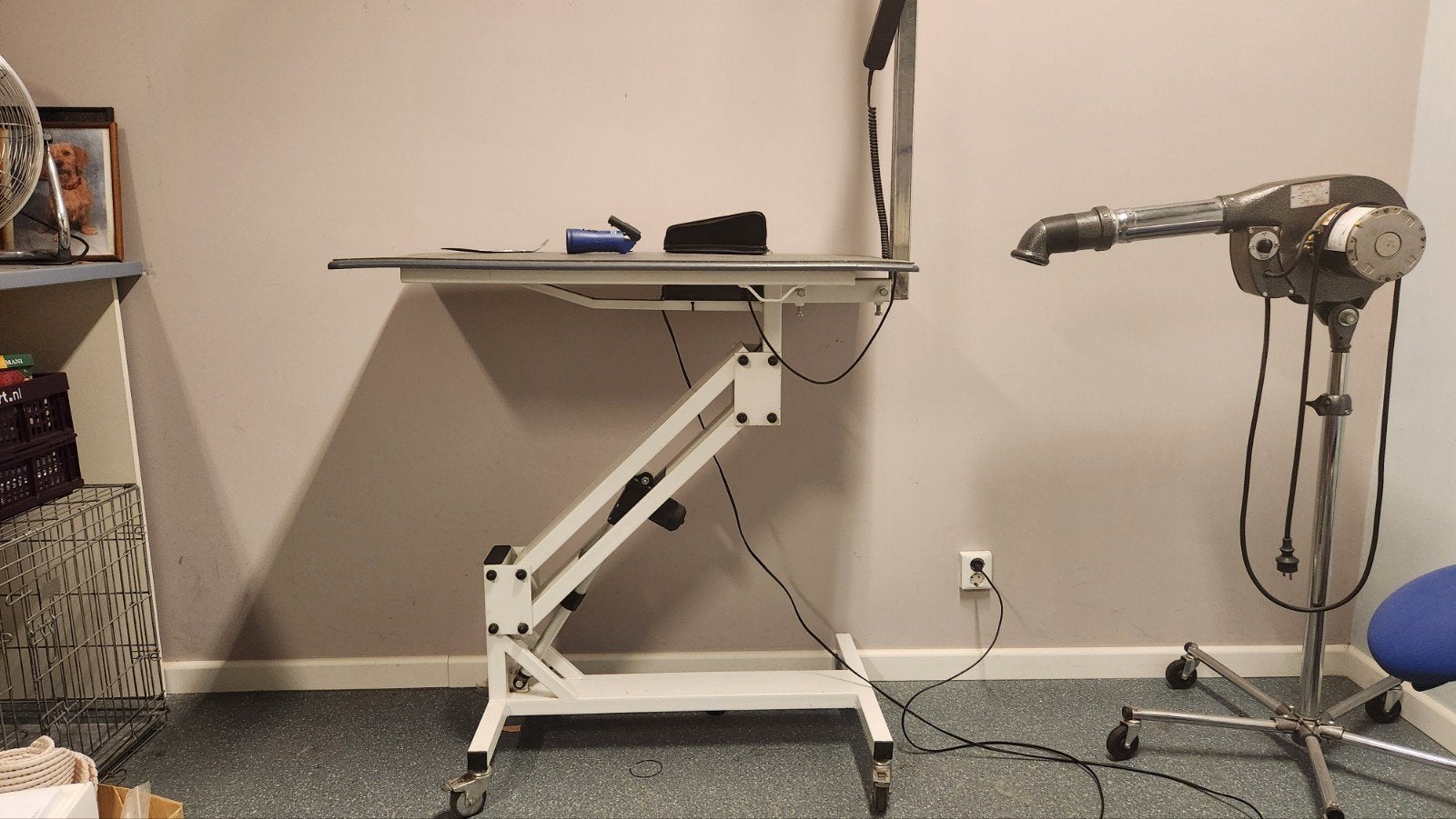 elektrische trimtafel op wielen met beugel, Dieren en Toebehoren, Ophalen, Gebruikt, Trimtafel